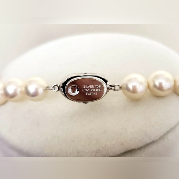 FAUX PEARL NECKLACE IN WHITE & SILVER GRAY - Picture 8 of 10